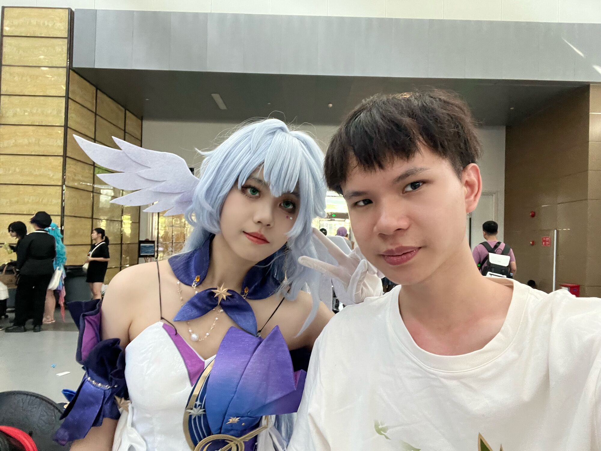 知更鸟集邮，Coser 娓君君