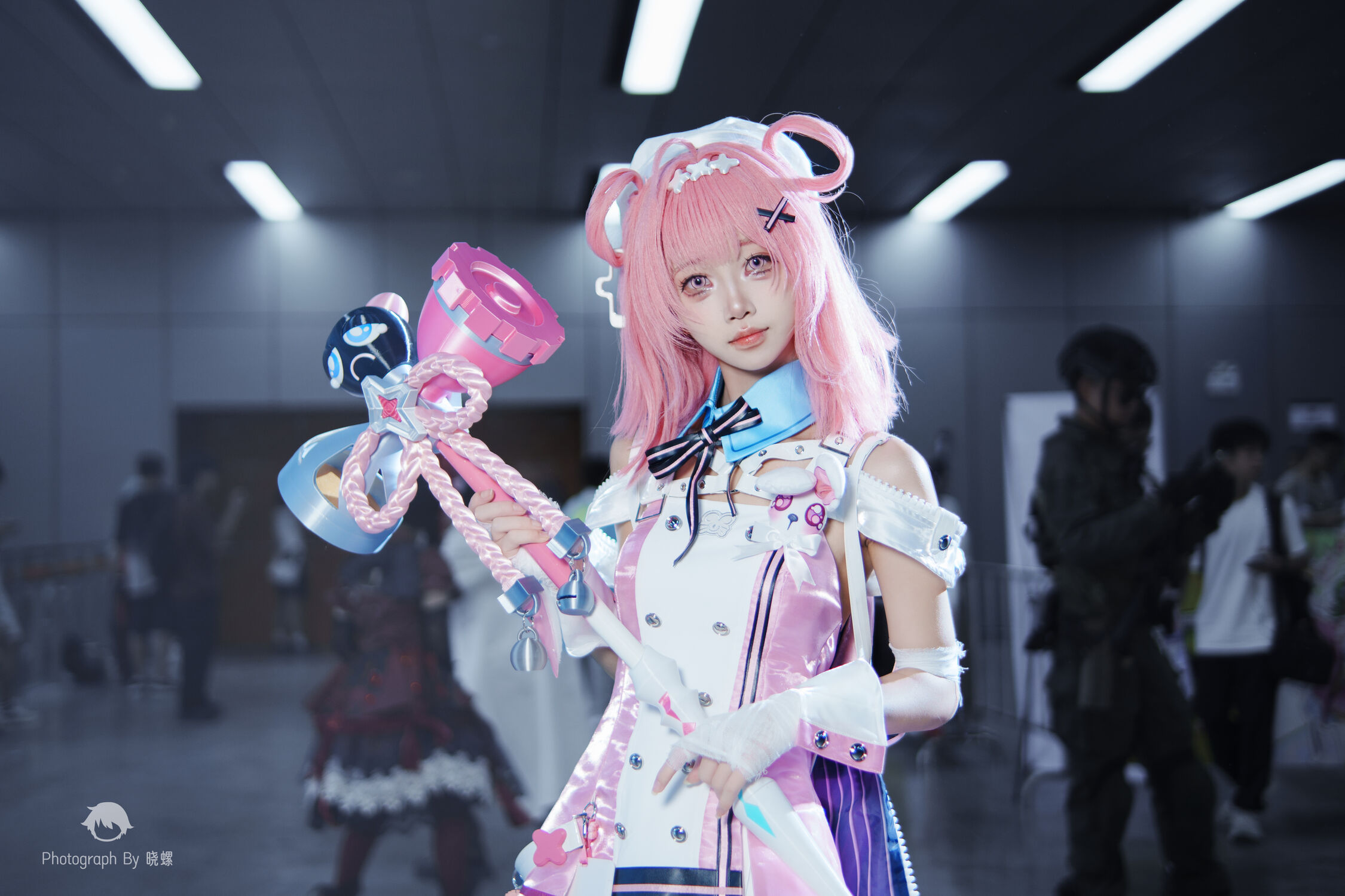 小吱