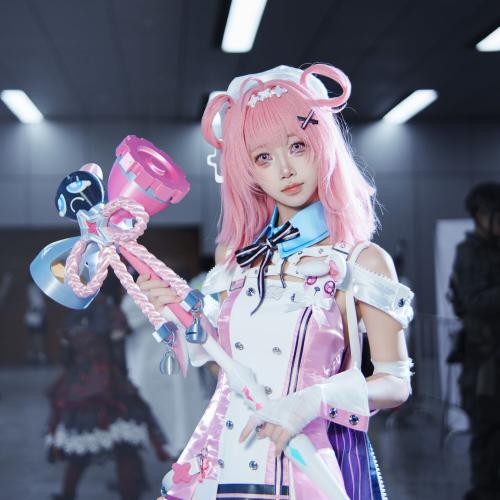 小吱